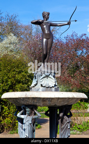 Die schöne Skulptur Artemis Brunnen im Hyde Park, London. Stockfoto