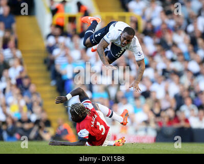 London, UK. 16. März 2014. 16. März 2014 - London, Vereinigtes Königreich - Arsenals Bacary Sagna bekommt für dieses Tau auf Tottenham Danny Rose.Tottenham Hotspur V Arsenal - Premier League - White Hart Lane - London - England - 16.03.2014 - Pic David Klein/Sportimage Credit gebucht: Csm/Alamy Live-Nachrichten Stockfoto