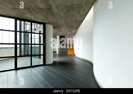 innen moderne Villa, Passage, Holztreppe Stockfoto