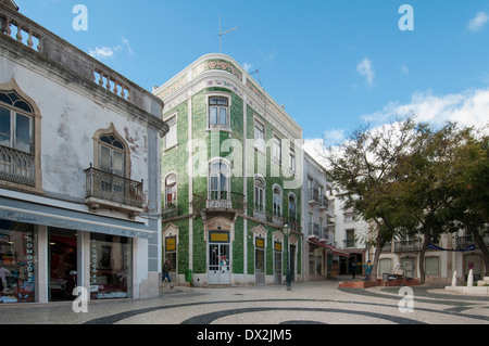 Geflieste Fassade des traditionellen Gebäude im Praca de Camoes in der Altstadt (Cidade Velha), Lagos, Algarve, Portugal Stockfoto