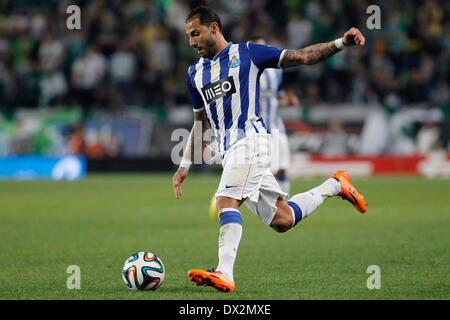 16. März 2014 - weiterleiten FC Porto Portugiesisch Ricardo Quaresma läuft mit dem Ball in der Liga Zon Sagres Fußballspiel Sporting CP Vs FC Porto im Alvalade-Stadion in Lissabon. (Bild Kredit: Filipe Amorim/NurPhoto/ZUMAPRESS.com ©) Stockfoto