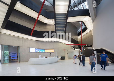 Interieur, das MAXXI – National Museum des 21. Jahrhunderts Kunst, Rom, Italien Stockfoto