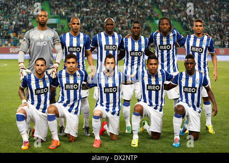 16. März 2014 - FC Porto Aufstellung vor der Liga Zon Sagres Fußballspiel Sporting CP Vs FC Porto im Alvalade-Stadion in Lissabon. (Bild Kredit: Filipe Amorim/NurPhoto/ZUMAPRESS.com ©) Stockfoto