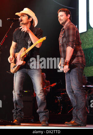 London, UK. 16. März 2014. Brad Paisley führt bei C2C - Land Festival - Tag zwei in der O2 Arena, London am März 16. 2014 Credit: KEITH MAYHEW/Alamy Live News Stockfoto