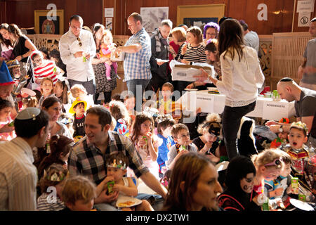 London, UK. 16. März 2014. Das Festival von Purim gefeiert jedes Jahr am 14. des hebräischen Monats von Adar in der jüdischen Kalender Kredit: Adina Tovy/Alamy Live News Stockfoto