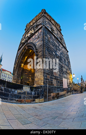 Prag, Tschechische Republik - SEP 07: alte Altstädter Brückenturm an einem Ende der Karlsbrücke, Moldau, Prag. Sep 07, 2013 Stockfoto