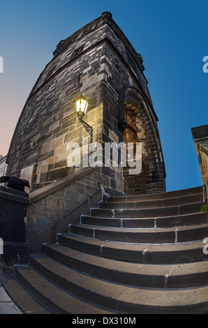 Prag, Tschechische Republik - SEP 07: alte Altstädter Brückenturm an einem Ende der Karlsbrücke, Moldau, Prag. Sep 07, 2013 Stockfoto