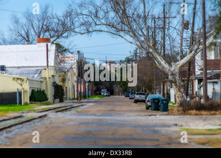 NEW ORLEANS - ca. Februar 2014: Ansicht von Brooklyn Ave in Algiers Point, einer beliebten Community innerhalb der Stadt New Orleans in Stockfoto