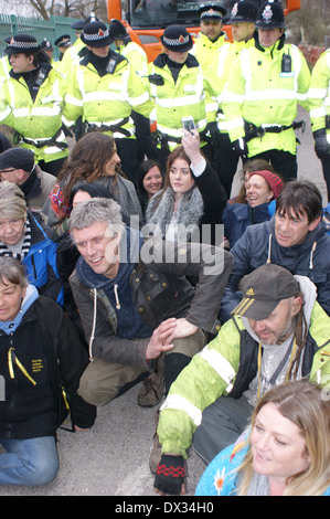 Bez 'Happy Mondays' besucht Barton Moos, unterstützen die Anti-Fracking-Demonstration Stockfoto