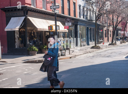 Verkaufsoffener Sonntag, 9. März 2014 auf trendigen Bleecker Street in New York. (© Richard B. Levine) Stockfoto