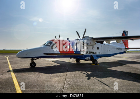 Niederländische Küstenwache Flugzeugtyp Dornier 228-212, verwaltet von der Royal Air Force in den Niederlanden Stockfoto