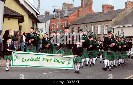 Corduff Rohr Bank an der St. Patricks Day Parade in Carrickmacross Co. Monaghan Irland Stockfoto