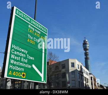 Straßenschild und BT Tower, Euston Road, London, England, UK Stockfoto