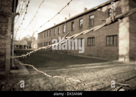 Stacheldraht außerhalb des Gefängnisses Stockfoto
