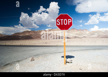 Halt im Death valley Stockfoto