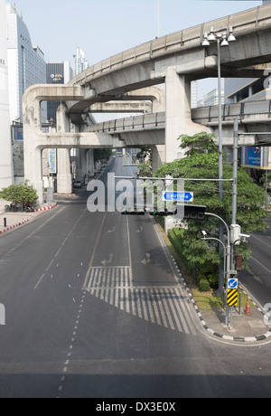 Leeren Straßen von Bangkok am Siam Square (Rama ich Straße) Stockfoto