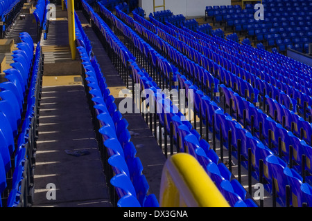 leere Stadionbestuhlung Stockfoto