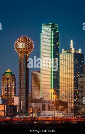 Dallas Wolkenkratzer bei Sonnenuntergang Stockfoto