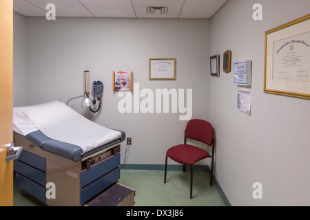 Ein Untersuchungszimmer Ärzte Büro leer niemand Stockfoto