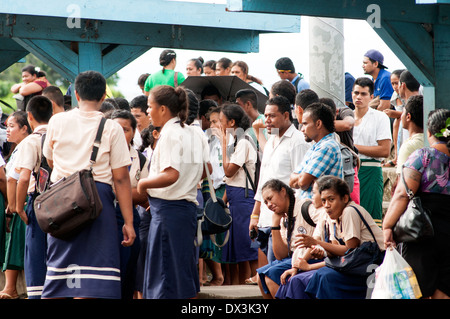 Central Bus Station mit wartende Fahrgäste, Stadt Zentrum, Apia, Samoa Stockfoto