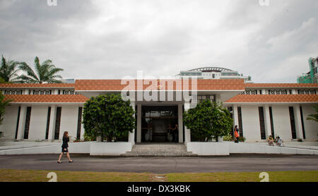 Kuala Lumpur. 18. März 2014. Foto aufgenommen am 18. März 2014 zeigt die chinesische Botschaft in Malaysia, Kuala Lumpur. Kein Passagier vom chinesischen Festland an Bord der fehlenden MH370 Flug könnte Entführung oder Terror-Angriff beteiligt sein chinesischer Botschafter in Malaysia, sagte am Dienstag. Zuverlässigkeitsüberprüfung auf alle Passagiere vom chinesischen Festland keine Beweise zur Untermauerung dieser Verdacht gefunden hat, sagte Huang Huikang. Bildnachweis: He Jingjia/Xinhua/Alamy Live-Nachrichten Stockfoto