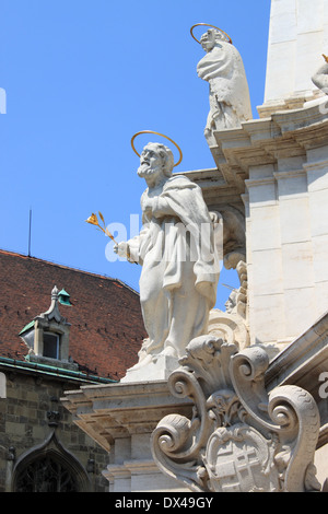 Saint-Statue in der Heiligen Dreifaltigkeit Spalte vor Matthias Kirche. Budapest, Ungarn Stockfoto