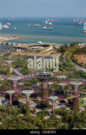 Luftaufnahme des Gartens durch die Bucht und die Marina Bay, Singapur Stockfoto