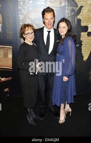 Una Stubbs, Lara Pulver und Benedict Cumberbatch, bei dem Specsavers Crime-Thriller Awards 2012 statt im Grovsenor Hotel, Park Lane. London, England-18.10.12 mit: Una Stubbs, Lara Pulver und Benedict Cumberbatch, wo: London, Vereinigtes Königreich bei: 18. Oktober 2012 Stockfoto