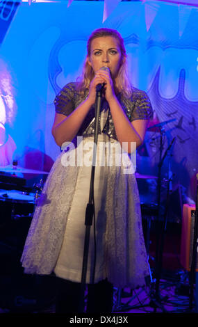 Charlotte Church Durchführung bei Dempseys während SWN Festival 2012 - Day One Cardiff, Wales - 18.10.12 Featuring: Charlotte Churc Stockfoto