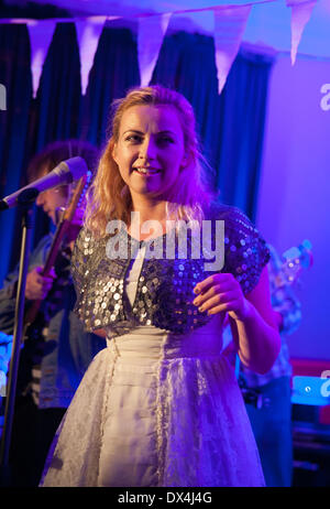 Charlotte Church Durchführung bei Dempseys während SWN Festival 2012 - Day One Cardiff, Wales - 18.10.12 Featuring: Charlotte Churc Stockfoto