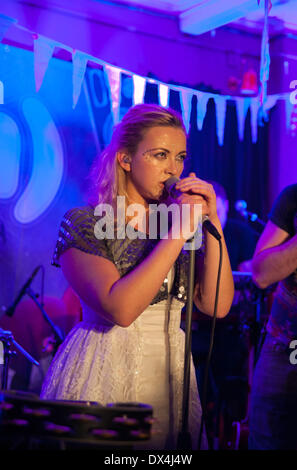 Charlotte Church Durchführung bei Dempseys während SWN Festival 2012 - Day One Cardiff, Wales - 18.10.12 Featuring: Charlotte Churc Stockfoto