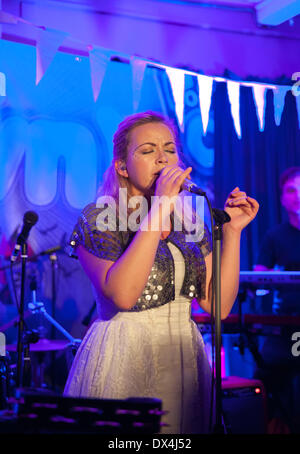 Charlotte Church Durchführung bei Dempseys während SWN Festival 2012 - Day One Cardiff, Wales - 18.10.12 Featuring: Charlotte Churc Stockfoto