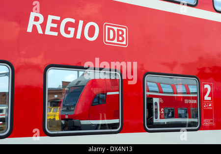 Doppelstockwagen der DB Regio Stockfoto