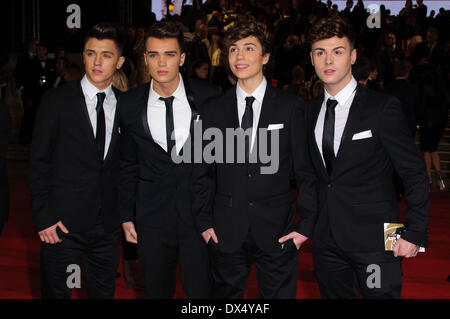 Jamie Hamblett, Josh Cuthbert, Jaymi Hensley und George Shelley von Union J James Bond Skyfall Weltpremiere statt an der Royal Albert Hall - Ankünfte London, England - 23.10.12 wo: London, Vereinigtes Königreich bei: 23. Oktober 2012 Stockfoto