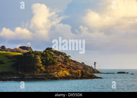 St. Anthony Lighthouse eingefangen von St Mawes in Cornwall Stockfoto