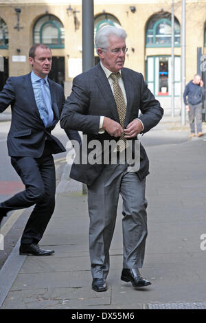 London, UK. 18. März 2014. Max Clifford kommt in Southwark Crown Court als Gerichtsverhandlung wegen 11 unzüchtige Continuesl London 18.03.2014 Credit: JOHNNY ARMSTEAD/Alamy Live News Stockfoto