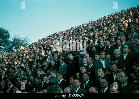 Fußball, Regionalliga West 1964/1965, Boekelberg Stadion, Borussia Mönchengladbach gegen Fortuna Düsseldorf 1:2, Besucher, Fußballfans, Stadion-Ausverkauf Stockfoto