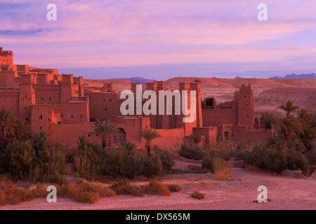 Ait Benhaddou Kasbah, UNESCO-Weltkulturerbe im Morgengrauen, Atlasgebirge, Ksar Ait Benhaddou, Ouarzazate Provinz Stockfoto