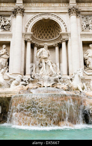 Oceanus von Pietro Bracci, Trevi-Brunnen Fontana di Trevi, entworfen von Nicola Salvi erbaut 1732-1762, Spätbarock, Rom, Latium Stockfoto