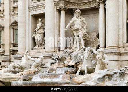 Oceanus von Pietro Bracci, Triton mit Pferd, Trevi-Brunnen, Fontana di Trevi, entworfen von Nicola Salvi erbaut 1732-1762 Stockfoto