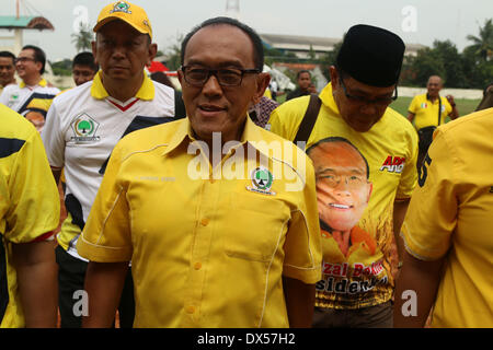 Jakarta, DKI Jakarta, Indonesien. 18. März 2014. Vorsitzender der Partei Golkar, Aburizal Bakrie aka ARB, die während einer legislativen Kampagne Tour in Jakarta für das Präsidentenamt für die Partei Golkar ausgeführt wird. 18. März 2014. Indonesien, die weltweit größte mehrheitlich muslimischen Nation mit 250 Millionen Menschen hält gesetzgebende Wahlen im April und einen neuen Präsidenten wählen, im Juli, mit 180 Millionen Wähler teilnehmen. Jefri Widder/Zuma Draht Credit: Jeff Aries/ZUMAPRESS.com/Alamy Live-Nachrichten Stockfoto