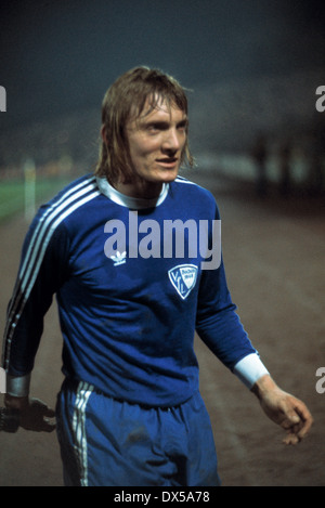 Fußball, Bundesliga, 1974/1975, Stadion der Castroper Straße, VfL Bochum gegen Eintracht Frankfurt 3:1, Jupp Tenhagen (VfL) verlässt das Feld für die Halbzeitpause Stockfoto