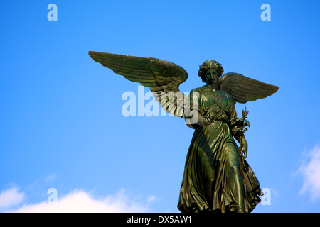 Engel des Springbrunnens an Bethesda Terrasse im New Yorker Central Park. Stockfoto