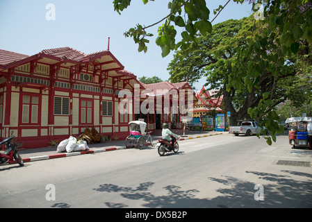 Hua Hin Bahnhof eines historischen Thai Gebäudes in Thailand Stockfoto