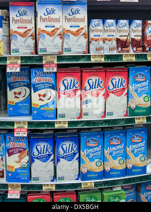 Bio-Milch-Alternativen-Display, Publix Supermarkt in Flagler Beach, Florida Stockfoto