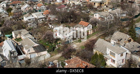 Simferopol, Ukraine. 18. März 2014. Blick auf Häuser und Straßen in Simferopol, Ukraine, 18. März 2014. Putin hält an seinem Kurs trotz Sanktionen von westlichen Nationen. Foto: HANNIBAL/Dpa/Alamy Live News Stockfoto