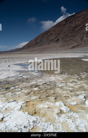 Death Valley Nationalpark, Kalifornien, USA-august 3,2012: Badwater, ein Salz Wohnung unter dem Meeresspiegel Stockfoto