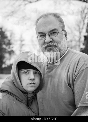 Ein Vater und sein Sohn mit besonderen Bedürfnissen Stockfoto