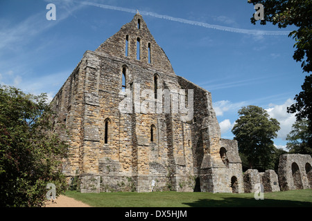 Ruinen von der Mönch Schlafsaal in der Battle Abbey auf dem Gelände der Schlacht von Hastings, Battle, East Sussex, UK. Stockfoto