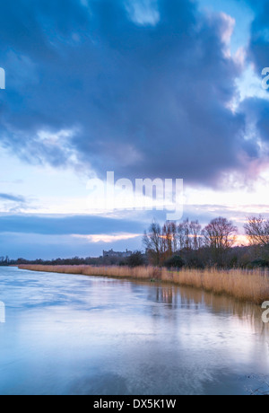 Arundel Castle mit einer Wolke, West Sussex, UK Stockfoto